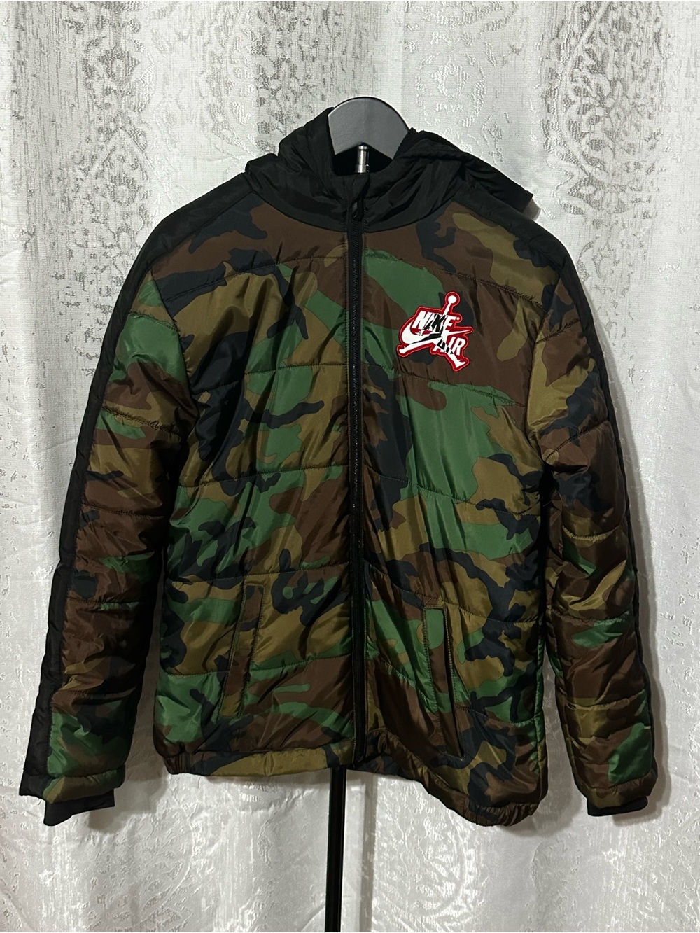 Nike Jordan Boy’s Camo Puffer Jacket with Hood, XL (13-15)